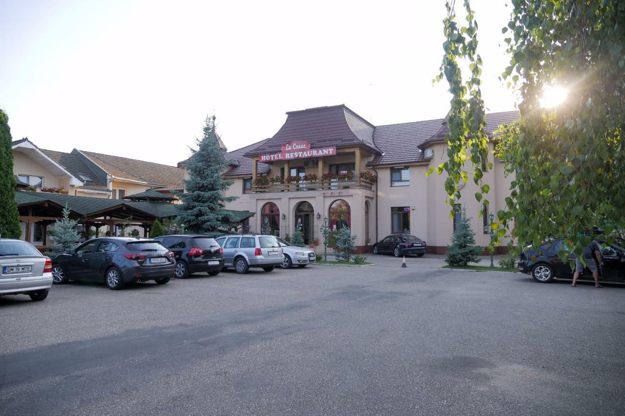 Hotel Restaurant La Conac Botiz Exterior foto